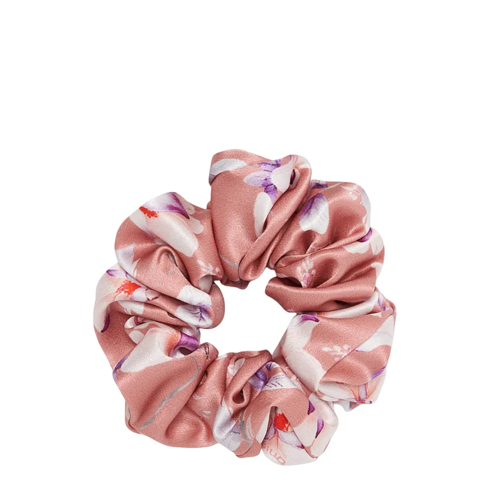 Резинка для волос Almania Scrunchie шёлковая с принтом магнолия, атласная, 1 шт