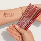 Карандаш для губ Gosh Velvet Touch 012 Raisin водостойкий, кремовая текстура, стойкий контур — фото 2