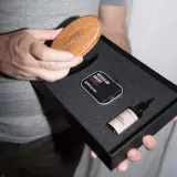 Набор для ухода за бородой Zew For Men Prosty Drwal масло, мыло с древесным углём, алюминиевая мыльница и щётка из ворса кабана, 4 предмета — фото 2