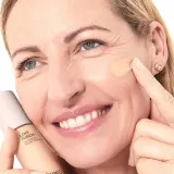 Тональный крем KIKO Milano Love Fusion 24H Moisture Radiant Foundation увлажняющий, тёплый золотистый подтон, 3.5WG Warm Gold, 30 мл — фото 2