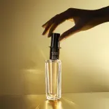Сыворотка для лица Estée Lauder Re-Nutriv Ultimate Diamond Transformative Brilliance для сияния, рефил, 30 мл — фото 4