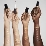 Корректор для лица Estee Lauder Futurist Soft Touch Brightening Skincealer сияющий, тёплый подтон, светло-средняя ступень, оттенок 2W, 6 мл — фото 3