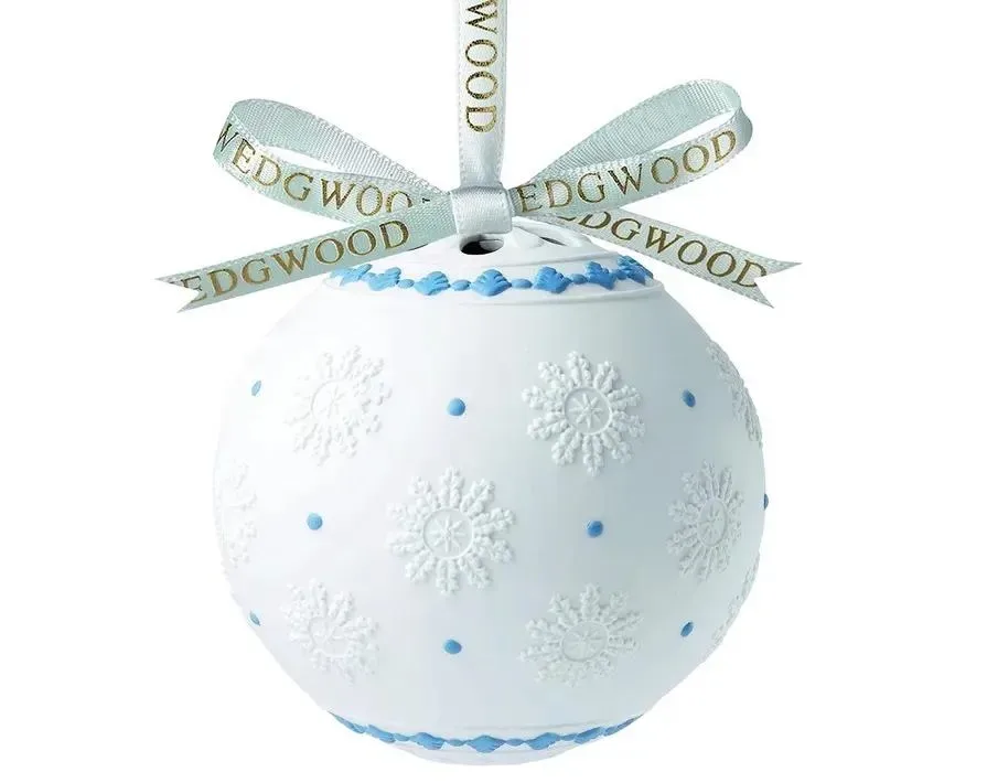 Wedgwood Шар декоративный новогодний Christmas accessories средний