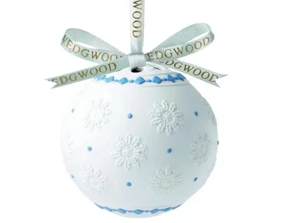 Wedgwood Шар декоративный новогодний Christmas accessories средний