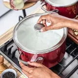 KitchenAid Кастрюля эмалированная 20 см 3,7 л с крышкой Empire Red — фото 4