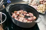 STAUB Чугунная кокотница овальная 2,35 л 23 см Трюфель — фото 7