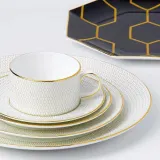 Wedgwood Овальное блюдо Gio Gold 33 см — фото 3