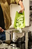 Разделочная доска Joseph Joseph Chop2Pot, 34,5 26,3 см, зелёный — фото 8